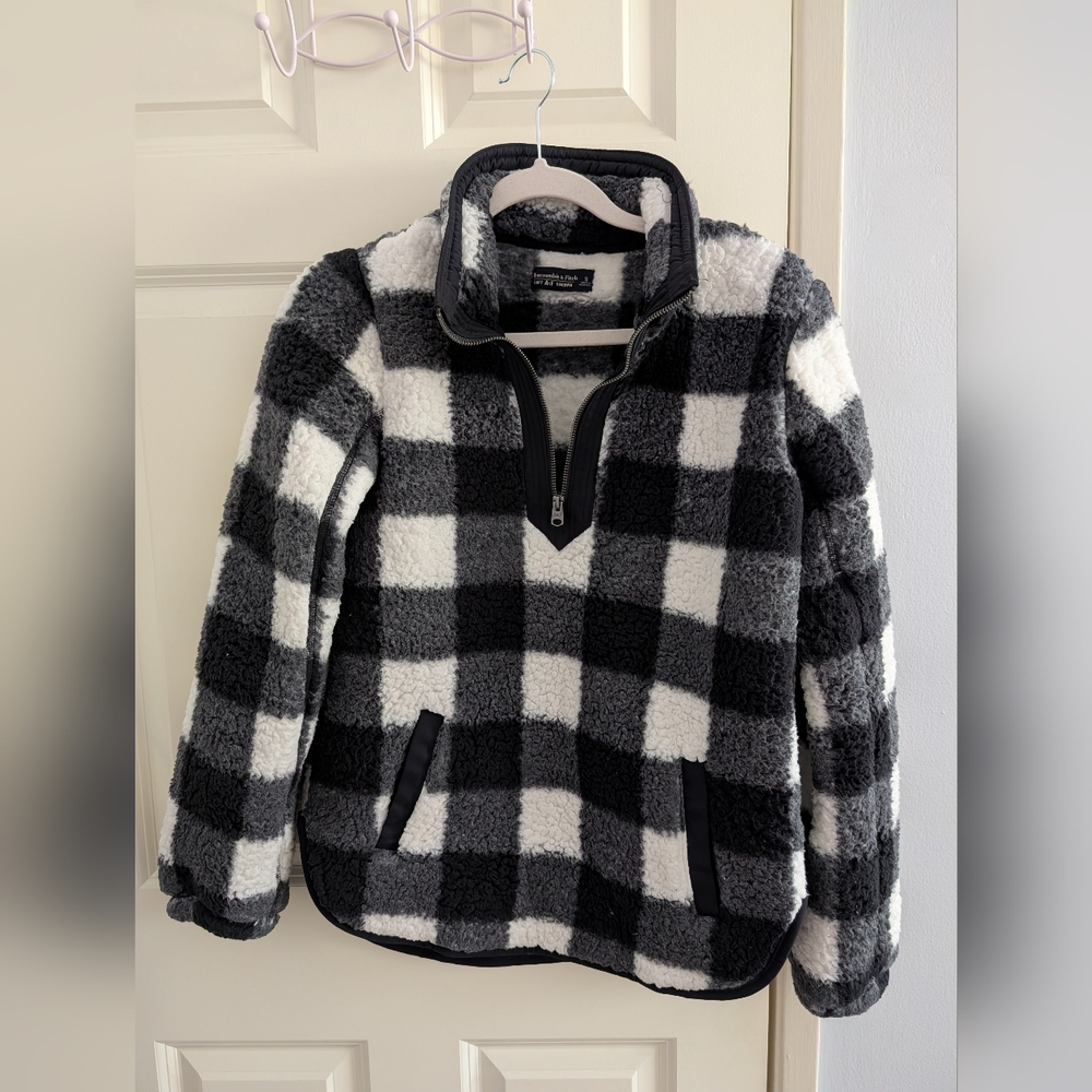 Abercrombie & Fitch Black and White Buffalo Check Sherpa Teddy Sweater